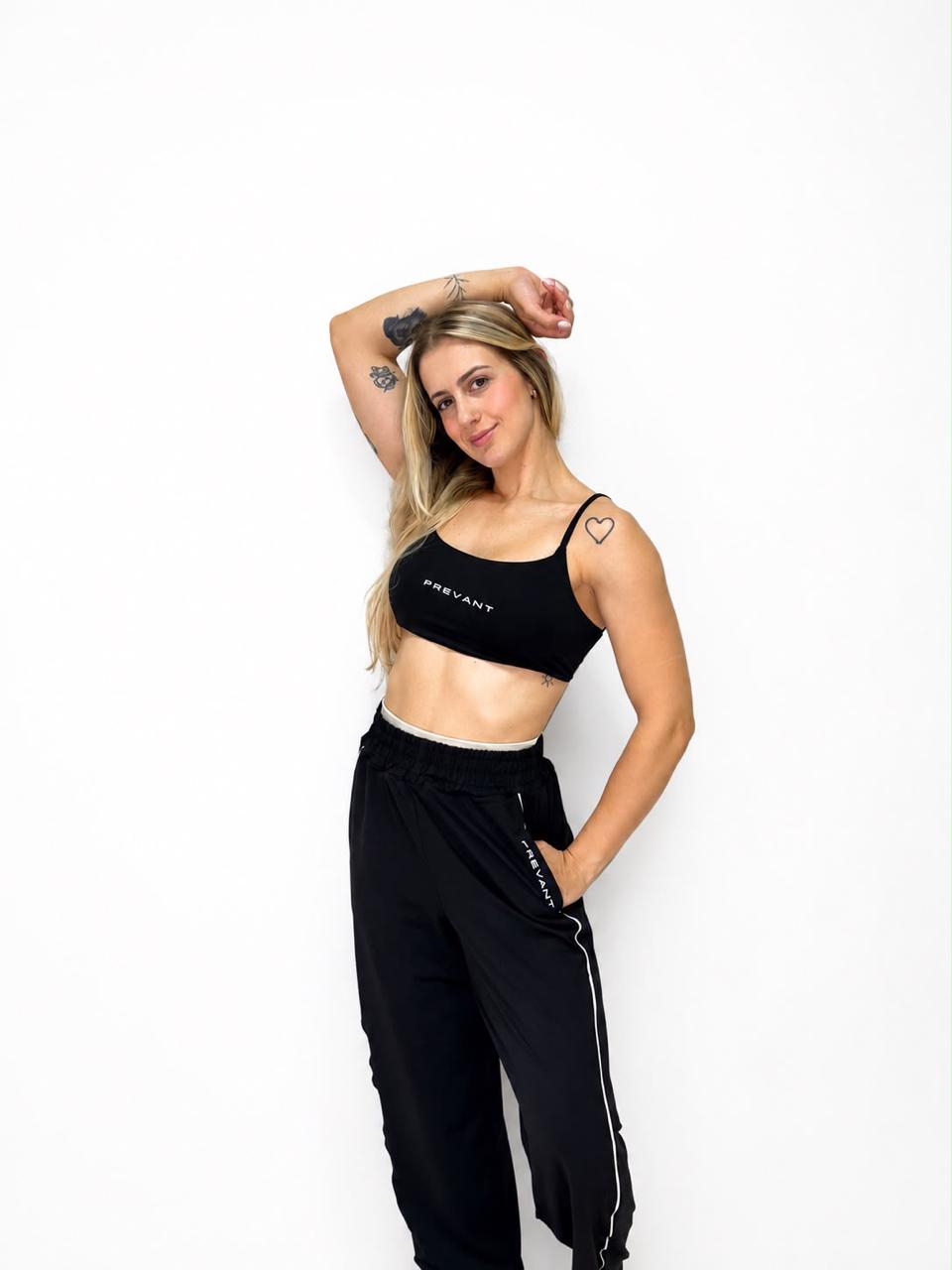 Top Essential preto, vista frontal